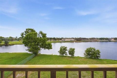 Condo in Miramar, Florida, 2 bedrooms № 2017794 - photo 28