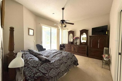 House in Kissimmee, Florida 4 bedrooms, 213.49 sq.m. № 2105540 - photo 24