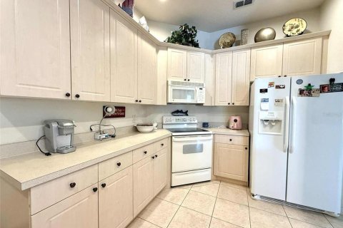 House in Kissimmee, Florida 4 bedrooms, 213.49 sq.m. № 2105540 - photo 15