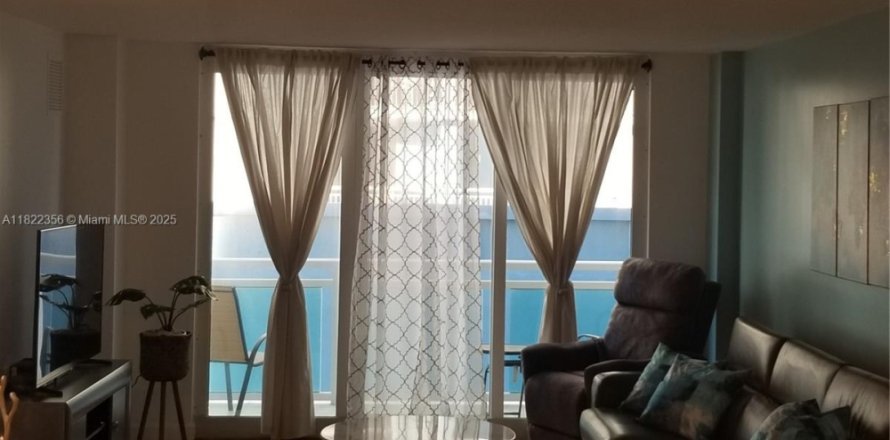 Condo à Miami Beach, Floride, 1 chambre № 1785719