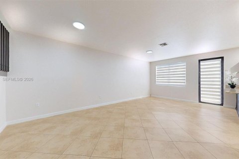 Touwnhouse à louer à Miami, Floride: 3 chambres, 195.47 m2 № 2000153 - photo 5