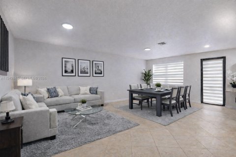 Touwnhouse à louer à Miami, Floride: 3 chambres, 195.47 m2 № 2000153 - photo 4