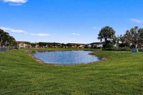 Touwnhouse à louer à Miami, Floride: 3 chambres, 195.47 m2 № 2000153 - photo 3