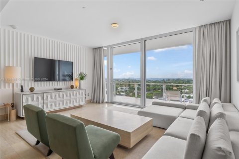 Condo in Surfside, Florida, 2 bedrooms  № 1865514 - photo 3