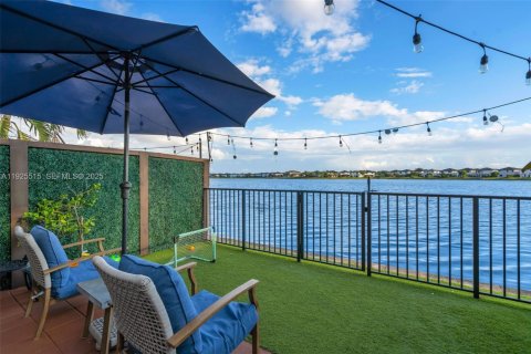 Купить таунхаус в Майами-Лейкс, Флорида 3 спальни, 157.19м2, № 1984028 - фото 29