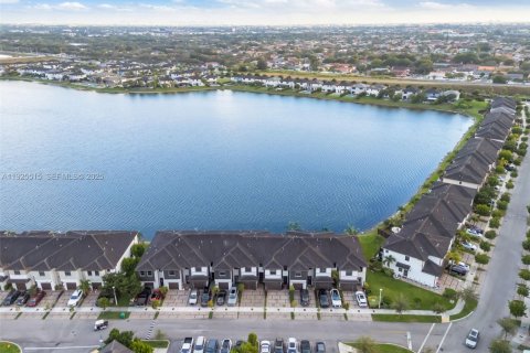 Купить таунхаус в Майами-Лейкс, Флорида 3 спальни, 157.19м2, № 1984028 - фото 28