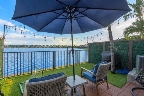 Купить таунхаус в Майами-Лейкс, Флорида 3 спальни, 157.19м2, № 1984028 - фото 27