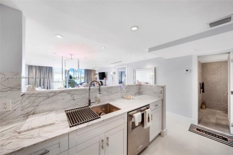 Снять в аренду кондоминиум в Майами-Бич, Флорида 1 спальня, 78.04м2, № 1955419 - фото 8