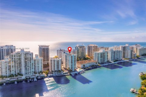 Снять в аренду кондоминиум в Майами-Бич, Флорида 1 спальня, 78.04м2, № 1955419 - фото 18