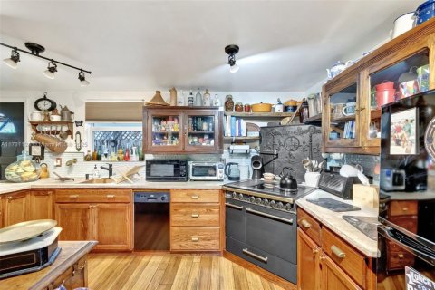 Propiedad comercial en venta en Oakland Park, Florida № 1483110 - foto 12