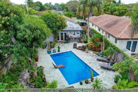 Propiedad comercial en venta en Oakland Park, Florida № 1483110 - foto 11