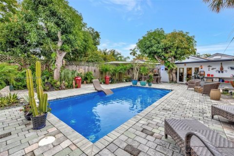 Propiedad comercial en venta en Oakland Park, Florida № 1483110 - foto 1