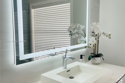 Casa en venta en Deerfield Beach, Florida, 3 dormitorios, 186.55 m2 № 1998126 - foto 14