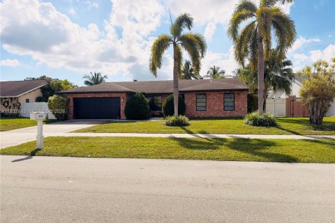 Casa en venta en Deerfield Beach, Florida, 3 dormitorios, 186.55 m2 № 1998126 - foto 2