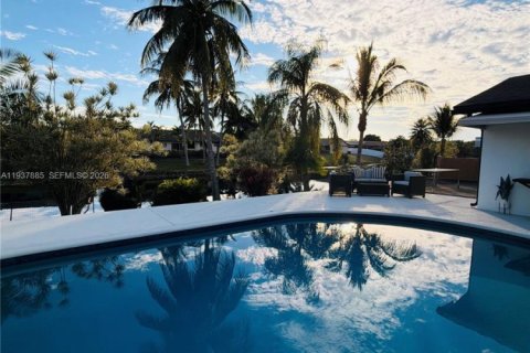 Casa en venta en Deerfield Beach, Florida, 3 dormitorios, 186.55 m2 № 1998126 - foto 10