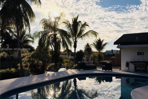 Casa en venta en Deerfield Beach, Florida, 3 dormitorios, 186.55 m2 № 1998126 - foto 5
