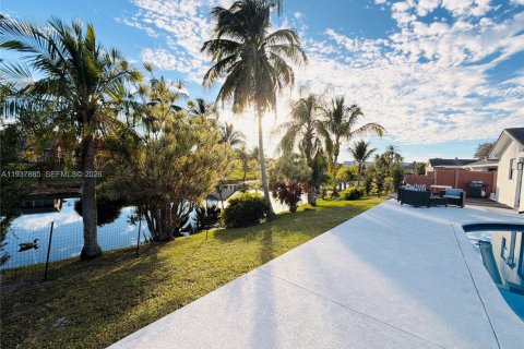 Casa en venta en Deerfield Beach, Florida, 3 dormitorios, 186.55 m2 № 1998126 - foto 12