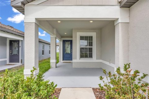 House in Lake Alfred, Florida 3 bedrooms, 104.05 sq.m. № 2104441 - photo 3