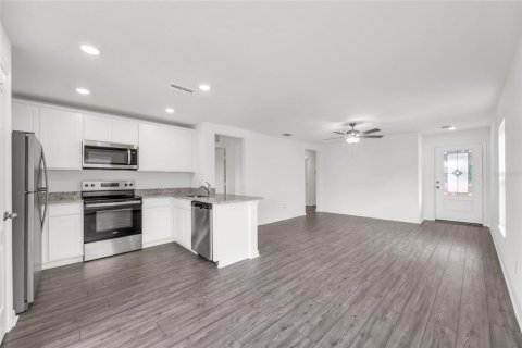 House in Lake Alfred, Florida 3 bedrooms, 104.05 sq.m. № 2104441 - photo 7