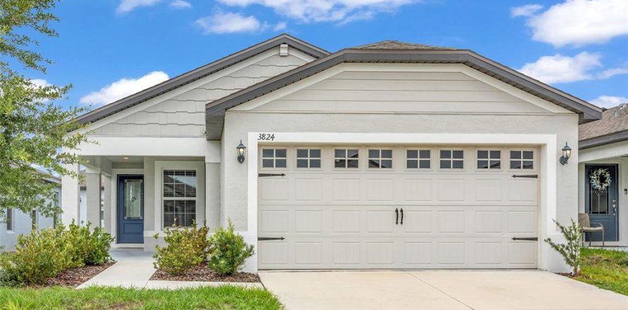 House in Lake Alfred, Florida 3 bedrooms, 104.05 sq.m. № 2104441