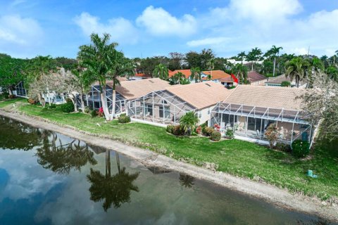 House in Boynton Beach, Florida 3 bedrooms, 192.59 sq.m. № 1043045 - photo 1