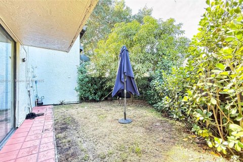 Townhouse in Miami, Florida 2 bedrooms, 135.08 sq.m. № 1779199 - photo 18