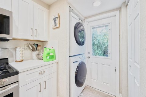 Townhouse in Miami, Florida 2 bedrooms, 135.08 sq.m. № 1779199 - photo 15