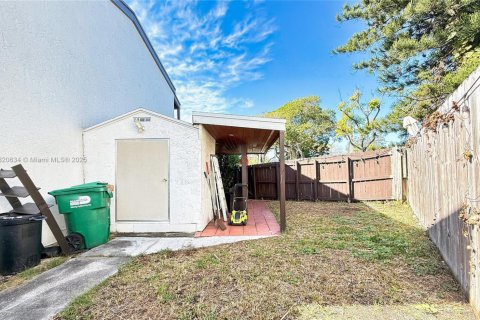 Townhouse in Miami, Florida 2 bedrooms, 135.08 sq.m. № 1779199 - photo 21