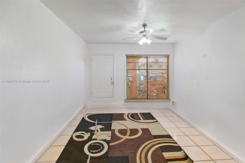 Copropriété à vendre à Miami, Floride: 1 chambre, 53.88 m2 № 2036641 - photo 9