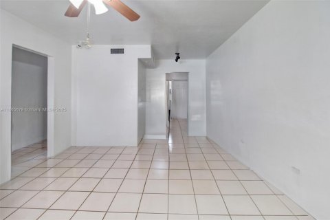 Copropriété à vendre à Miami, Floride: 1 chambre, 53.88 m2 № 2036641 - photo 5