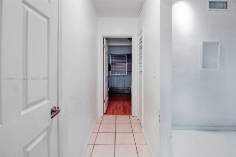 Copropriété à vendre à Miami, Floride: 1 chambre, 53.88 m2 № 2036641 - photo 6