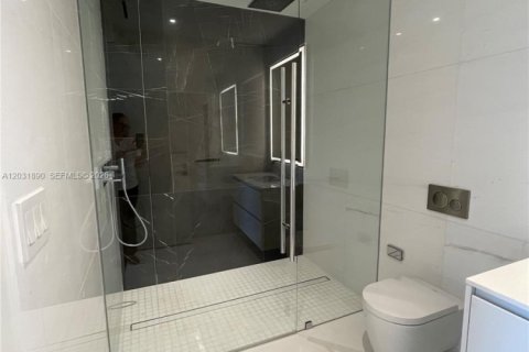 Снять в аренду кондоминиум в Майами, Флорида 1 спальня, 71.26м2, № 2145880 - фото 14