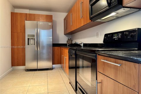 Copropriété à louer à Hollywood, Floride: 1 chambre, 82.03 m2 № 1970446 - photo 10