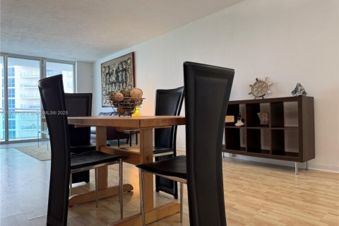 Copropriété à louer à Hollywood, Floride: 1 chambre, 82.03 m2 № 1970446 - photo 8