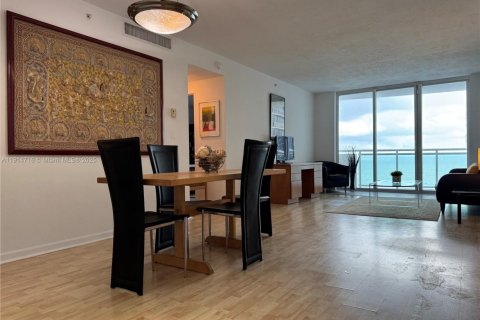 Copropriété à louer à Hollywood, Floride: 1 chambre, 82.03 m2 № 1970446 - photo 5