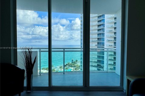 Copropriété à louer à Hollywood, Floride: 1 chambre, 82.03 m2 № 1970446 - photo 6