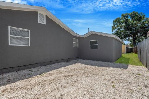 Villa ou maison à vendre à Saint Petersburg, Floride: 3 chambres, 78.41 m2 № 2396659 - photo 17