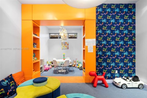 Copropriété à vendre à North Miami Beach, Floride: 2 chambres, 155.15 m2 № 1988705 - photo 25