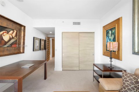 Copropriété à vendre à North Miami Beach, Floride: 2 chambres, 155.15 m2 № 1988705 - photo 16