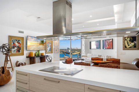 Copropriété à vendre à North Miami Beach, Floride: 2 chambres, 155.15 m2 № 1988705 - photo 2