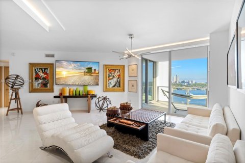 Copropriété à vendre à North Miami Beach, Floride: 2 chambres, 155.15 m2 № 1988705 - photo 6