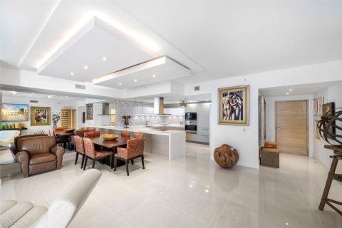 Copropriété à vendre à North Miami Beach, Floride: 2 chambres, 155.15 m2 № 1988705 - photo 8