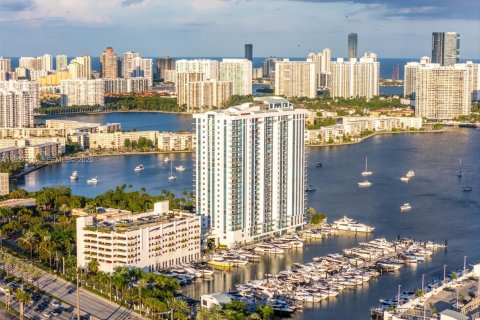 Copropriété à vendre à North Miami Beach, Floride: 2 chambres, 155.15 m2 № 1988705 - photo 18