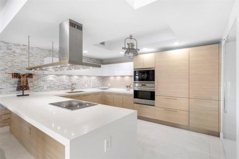 Copropriété à vendre à North Miami Beach, Floride: 2 chambres, 155.15 m2 № 1988705 - photo 4