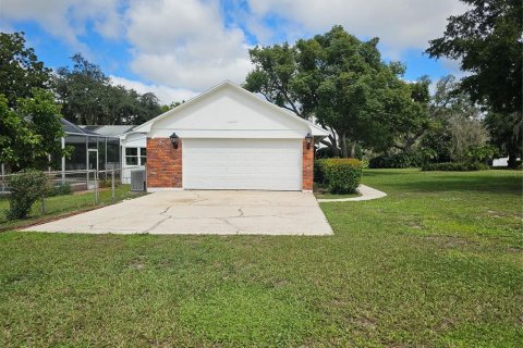 Villa ou maison à louer à Brandon, Floride: 4 chambres, 195.56 m2 № 2413767 - photo 28