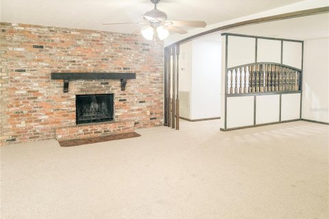 Villa ou maison à louer à Brandon, Floride: 4 chambres, 195.56 m2 № 2413767 - photo 5