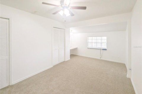 Villa ou maison à louer à Brandon, Floride: 4 chambres, 195.56 m2 № 2413767 - photo 17