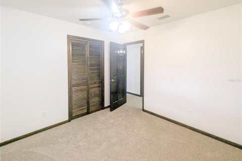 Villa ou maison à louer à Brandon, Floride: 4 chambres, 195.56 m2 № 2413767 - photo 18