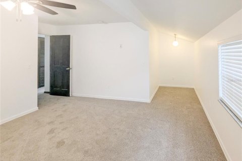 Villa ou maison à louer à Brandon, Floride: 4 chambres, 195.56 m2 № 2413767 - photo 16