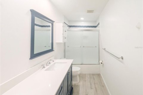 Villa ou maison à louer à Brandon, Floride: 4 chambres, 195.56 m2 № 2413767 - photo 21